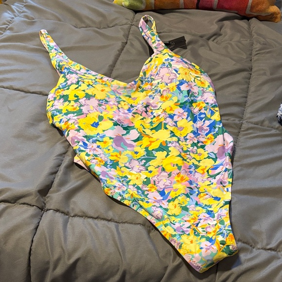 Relleciga Floral One-Piece Swimsuit - Picture 2 of 6